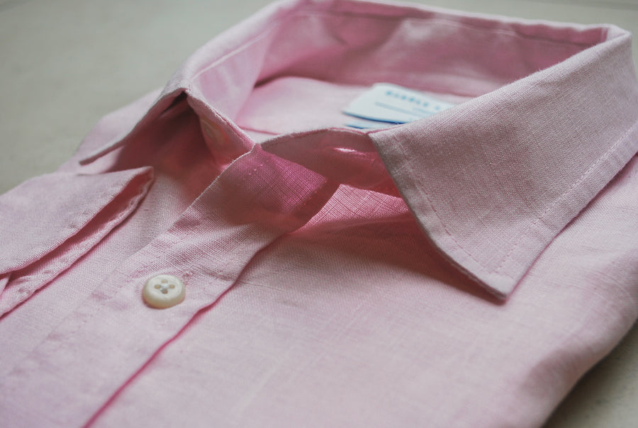details image showing collar and buttons of a sustainable soft pink hemp shirt